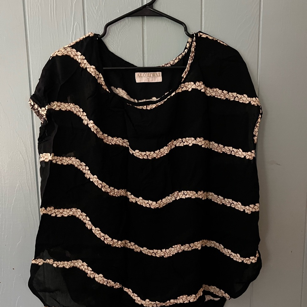 Alohiwai Shell Print Women’s Blouse